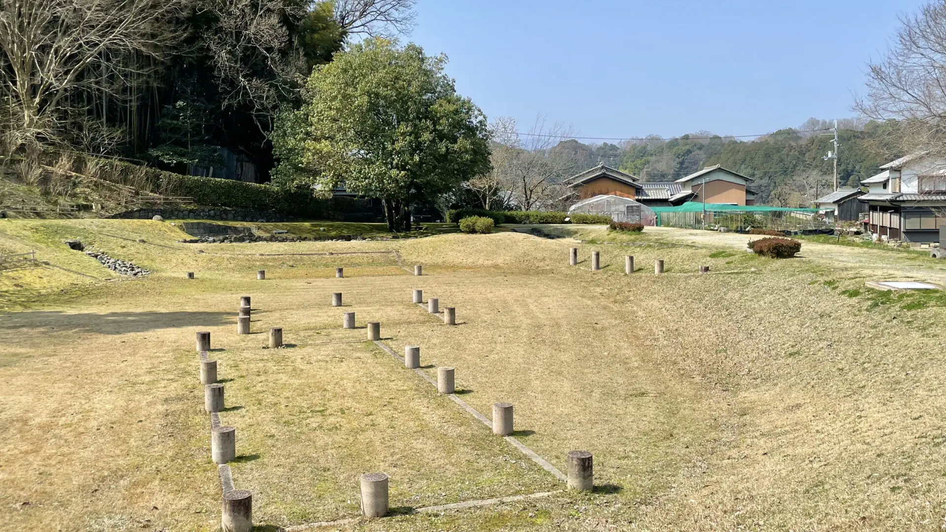 飛鳥池工房遺跡｜最古の鋳造貨幣と天皇号木簡が出土した飛鳥時代の官営工房 - 史跡ナビ