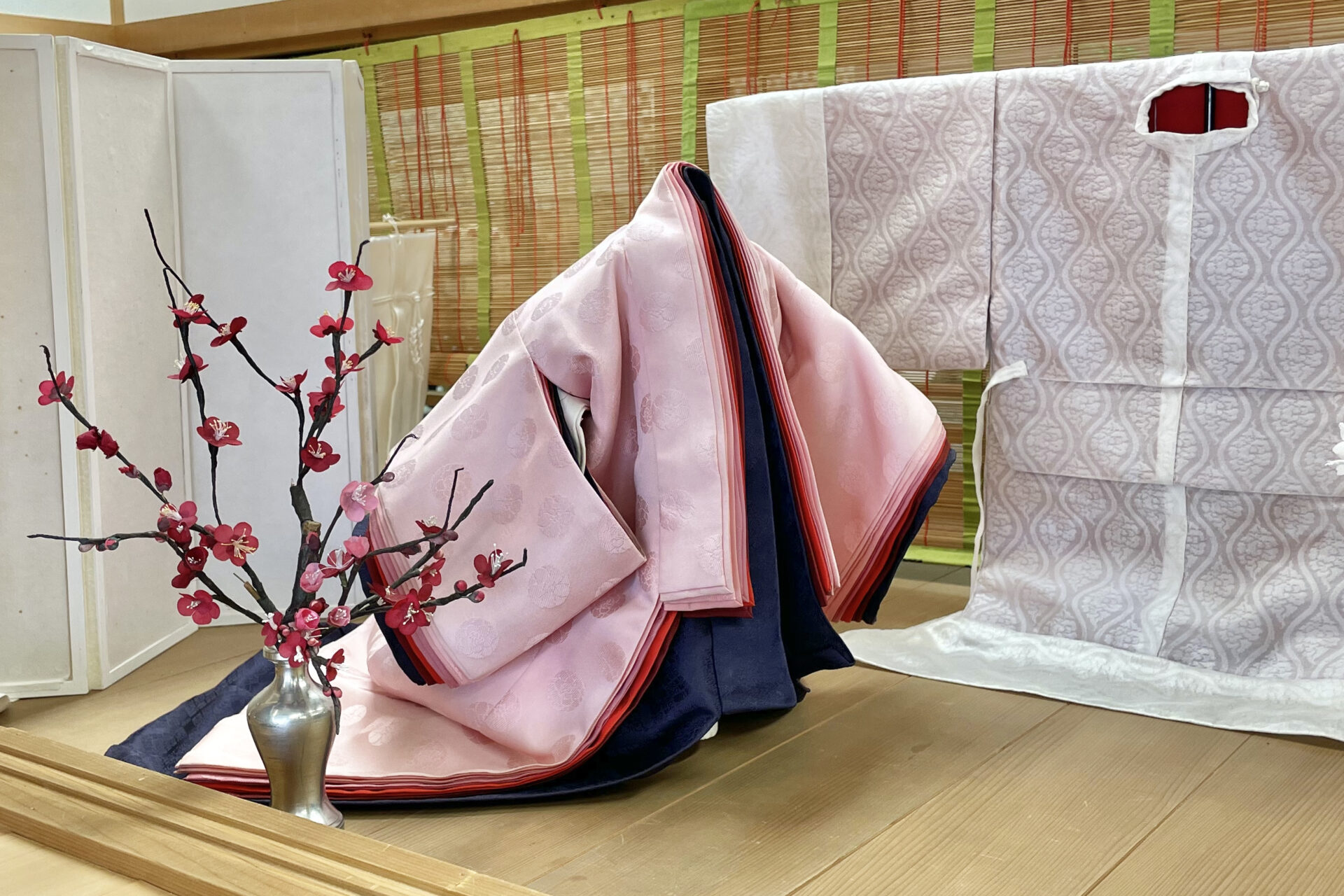有職装束|平安時代の服装を大解説!平安貴族は何を着ていた? - 史跡ナビ
