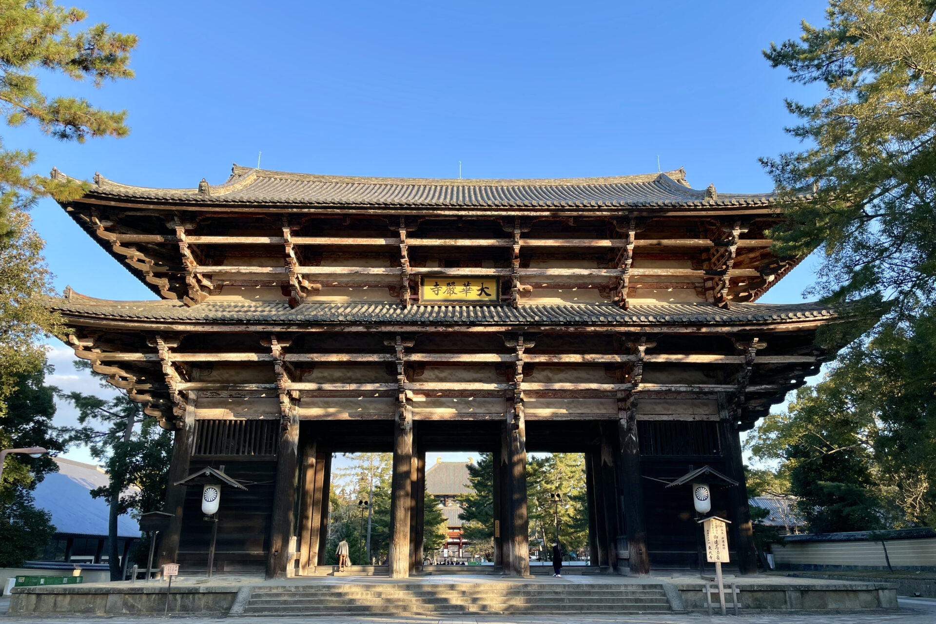 東大寺南大門|大仏様の巨大な門 南都焼討から東大寺復興まで - 史跡ナビ