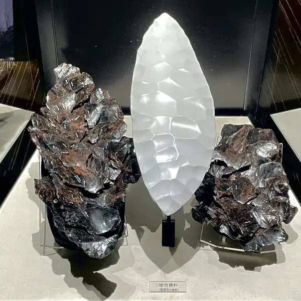 紅十勝　遠軽白滝町 K*様 北海道遠軽町白滝 黒曜石 原石 オブシディアン 十勝石