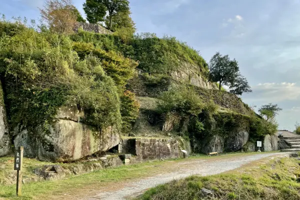 苗木城｜国衆が築いた巨岩の山城。戦国時代を生き抜いた苗木遠山氏の